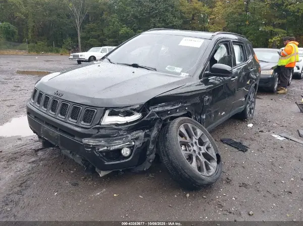 3C4NJDCB3KT843235 2019 JEEP COMPASS - Image 2