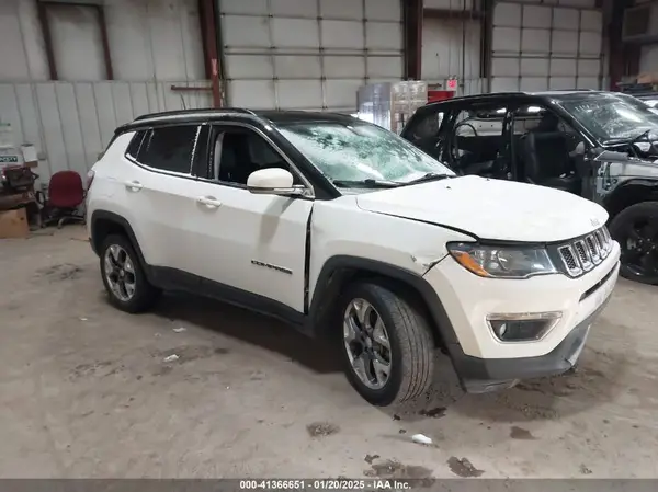 3C4NJDCB3LT120048 2020 JEEP COMPASS - Image 1