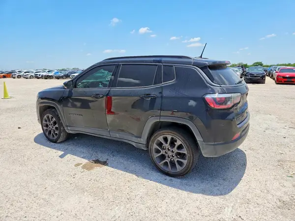 3C4NJDCB3LT135276 2020 JEEP COMPASS - Image 2