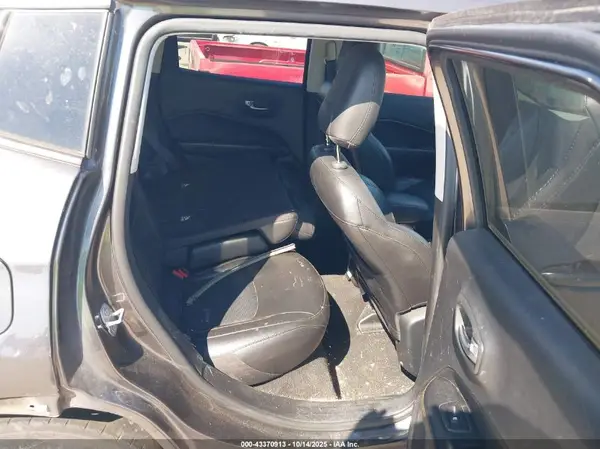 3C4NJDCB3LT155897 2020 JEEP COMPASS - Image 8