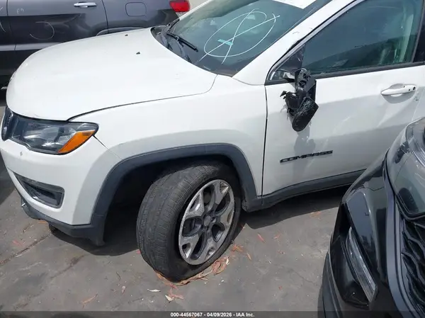 3C4NJDCB3MT588959 2021 JEEP COMPASS - Image 2