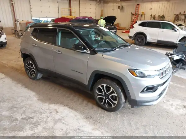 3C4NJDCB3NT153697 2022 JEEP COMPASS - Image 1