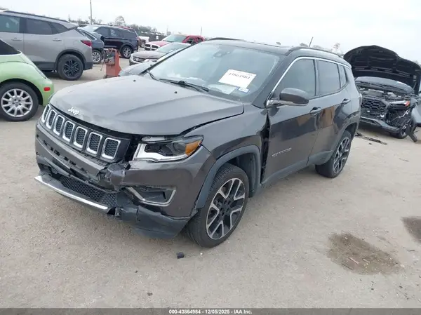 3C4NJDCB4JT101523 2018 JEEP COMPASS - Image 2