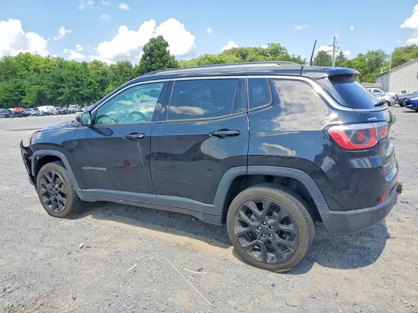 3C4NJDCB4JT105006 2018 JEEP COMPASS - Image 2
