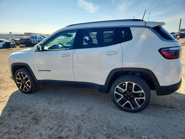 3C4NJDCB4JT117768 2018 JEEP COMPASS - Image 2