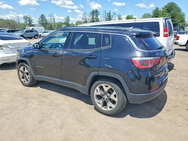3C4NJDCB4JT135476 2018 JEEP COMPASS - Image 2