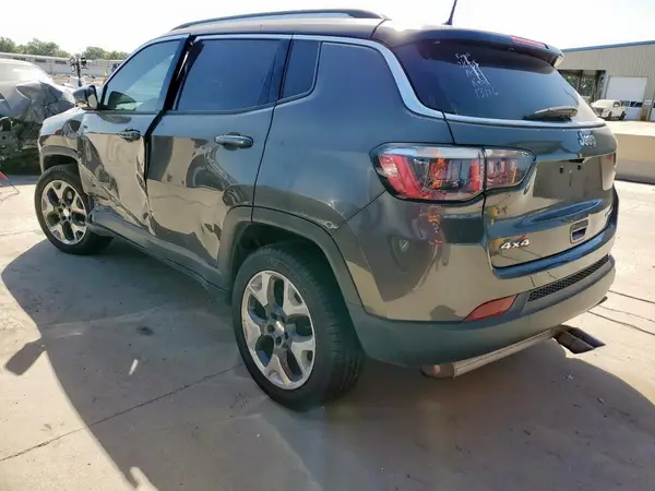 3C4NJDCB4JT135560 2018 JEEP COMPASS - Image 2