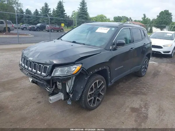 3C4NJDCB4JT163519 2018 JEEP COMPASS - Image 2