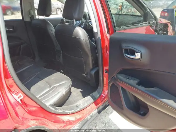 3C4NJDCB4JT163536 2018 JEEP COMPASS - Image 8