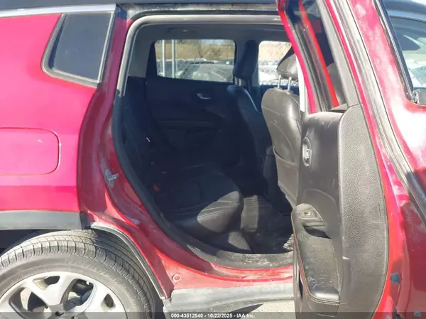 3C4NJDCB4JT190428 2018 JEEP COMPASS - Image 8