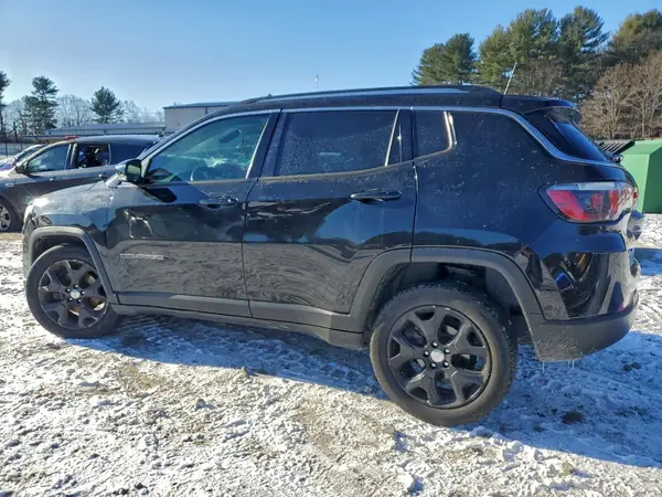 3C4NJDCB4JT191921 2018 JEEP COMPASS - Image 2