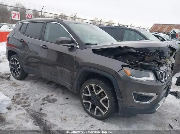 3C4NJDCB4JT206143 2018 JEEP COMPASS - Image 1