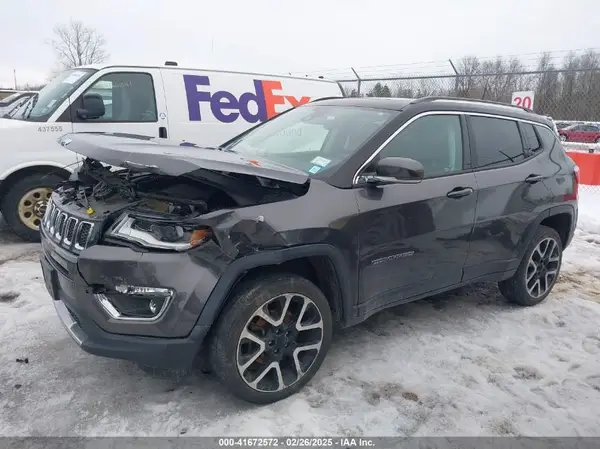 3C4NJDCB4JT206143 2018 JEEP COMPASS - Image 2