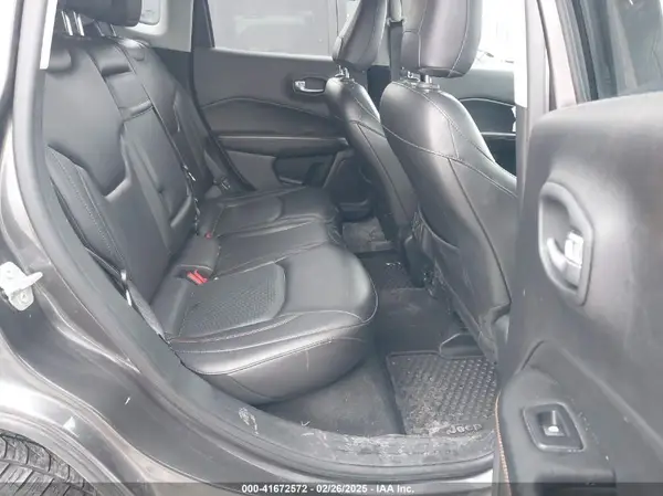 3C4NJDCB4JT206143 2018 JEEP COMPASS - Image 8