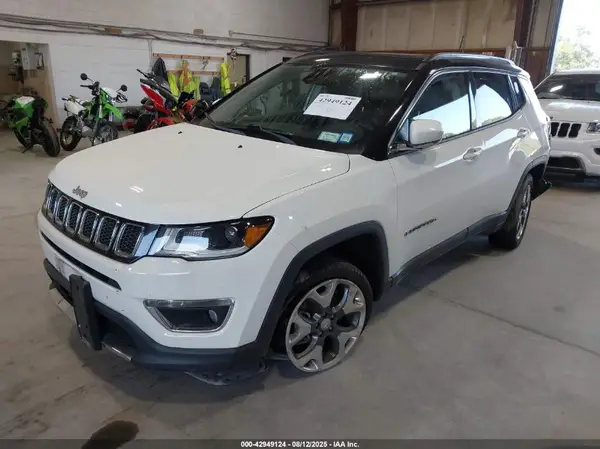 3C4NJDCB4JT222021 2018 JEEP COMPASS - Image 2