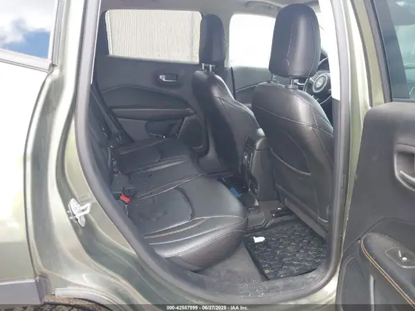 3C4NJDCB4JT230166 2018 JEEP COMPASS - Image 8