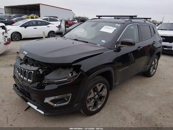 3C4NJDCB4JT231947 2018 JEEP COMPASS - Image 2