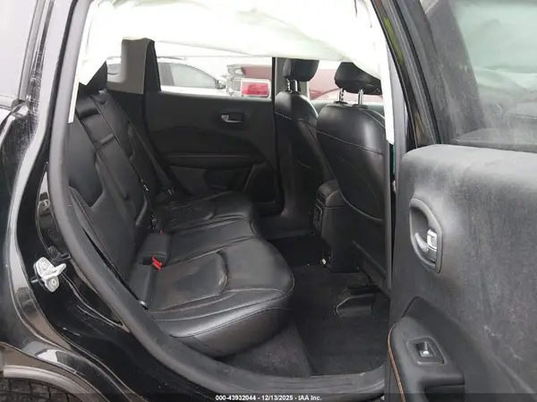 3C4NJDCB4JT231947 2018 JEEP COMPASS - Image 8