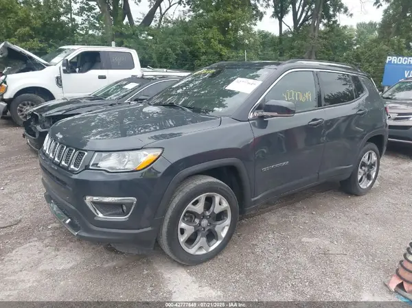 3C4NJDCB4JT234475 2018 JEEP COMPASS - Image 2