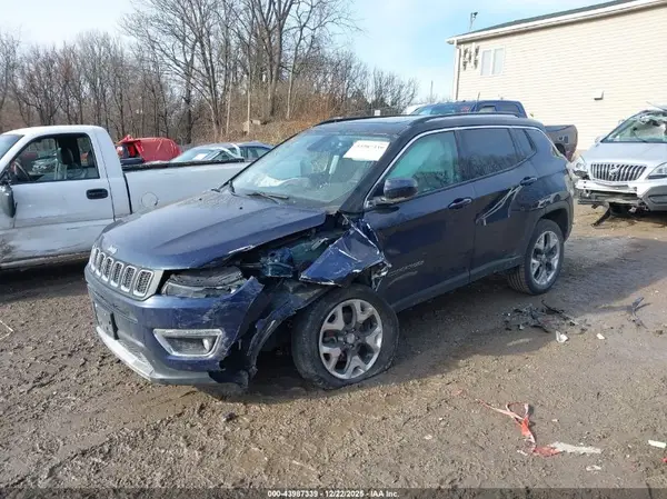 3C4NJDCB4JT245752 2018 JEEP COMPASS - Image 2