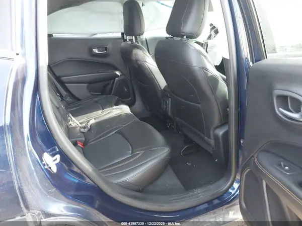 3C4NJDCB4JT245752 2018 JEEP COMPASS - Image 8