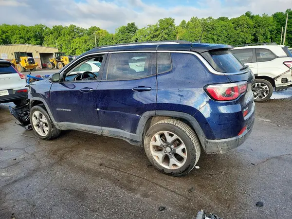 3C4NJDCB4JT246108 2018 JEEP COMPASS - Image 2