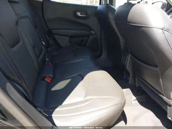 3C4NJDCB4JT254516 2018 JEEP COMPASS - Image 8