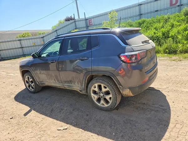 3C4NJDCB4JT259585 2018 JEEP COMPASS - Image 2