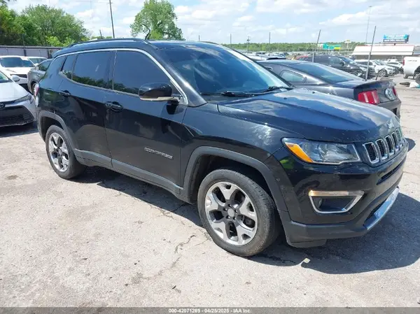 3C4NJDCB4JT266410 2018 JEEP COMPASS - Image 1