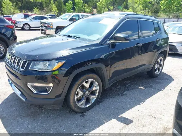 3C4NJDCB4JT266410 2018 JEEP COMPASS - Image 2