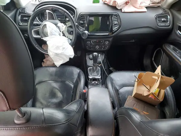 3C4NJDCB4JT290464 2018 JEEP COMPASS - Image 8