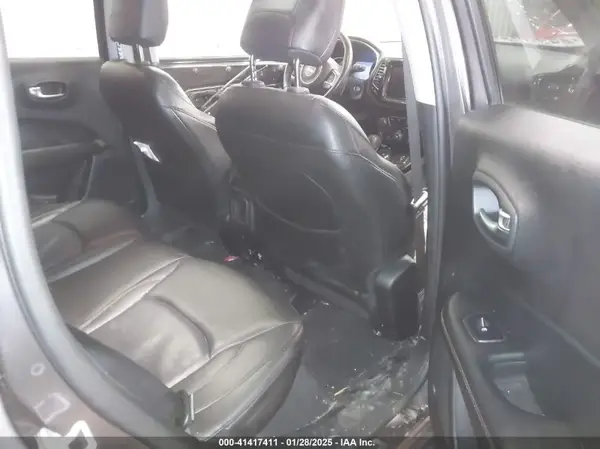 3C4NJDCB4JT298239 2018 JEEP COMPASS - Image 8