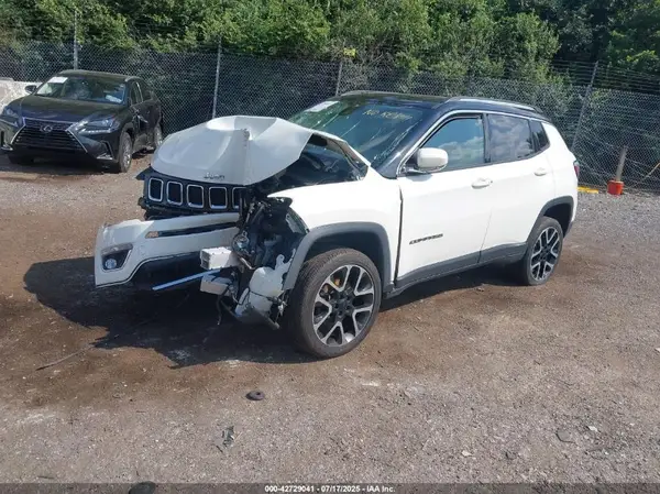 3C4NJDCB4JT315699 2018 JEEP COMPASS - Image 2