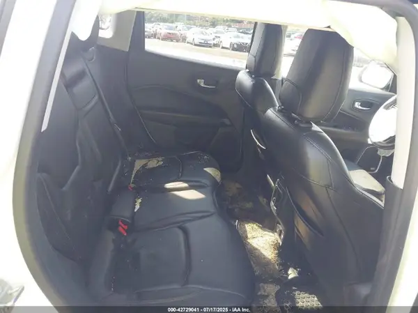 3C4NJDCB4JT315699 2018 JEEP COMPASS - Image 8
