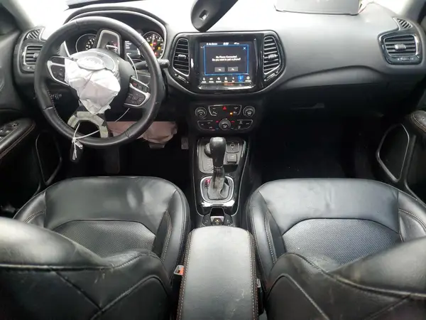 3C4NJDCB4JT333992 2018 JEEP COMPASS - Image 8