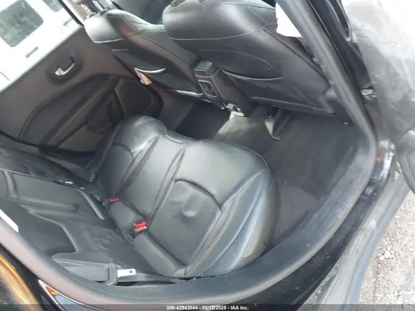 3C4NJDCB4JT334155 2018 JEEP COMPASS - Image 8