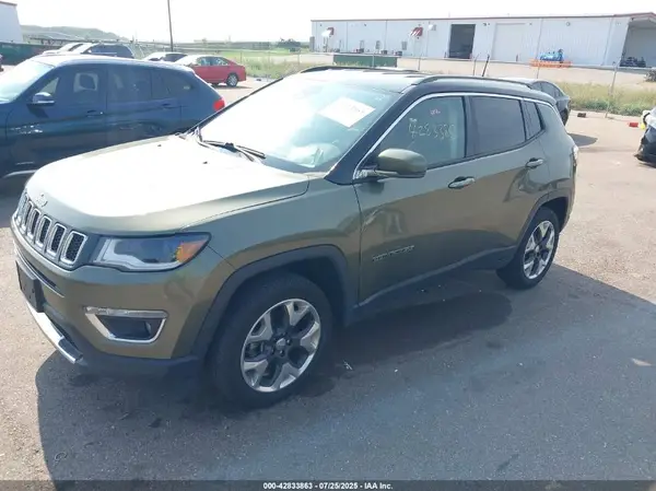 3C4NJDCB4JT344832 2018 JEEP COMPASS - Image 2