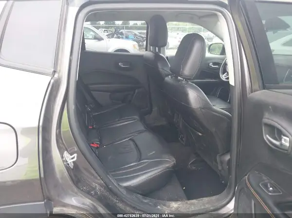 3C4NJDCB4JT365518 2018 JEEP COMPASS - Image 8
