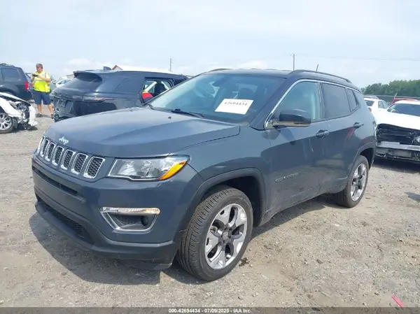 3C4NJDCB4JT365762 2018 JEEP COMPASS - Image 2