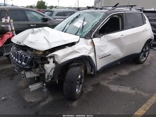 3C4NJDCB4JT373036 2018 JEEP COMPASS - Image 2