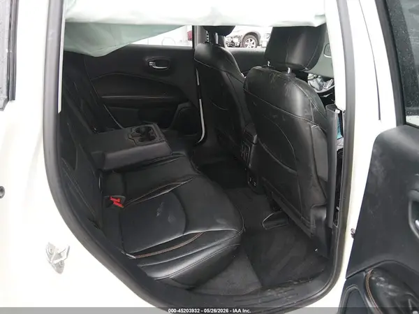 3C4NJDCB4JT373036 2018 JEEP COMPASS - Image 8