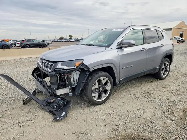 3C4NJDCB4JT393111 2018 JEEP COMPASS - Image 1