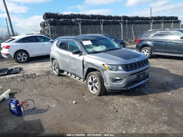 3C4NJDCB4JT395389 2018 JEEP COMPASS - Image 1