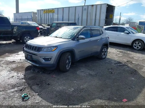 3C4NJDCB4JT395389 2018 JEEP COMPASS - Image 2