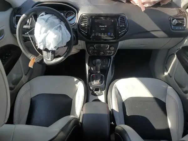 3C4NJDCB4JT396980 2018 JEEP COMPASS - Image 8