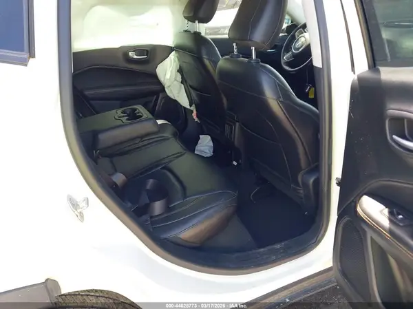 3C4NJDCB4JT415642 2018 JEEP COMPASS - Image 8
