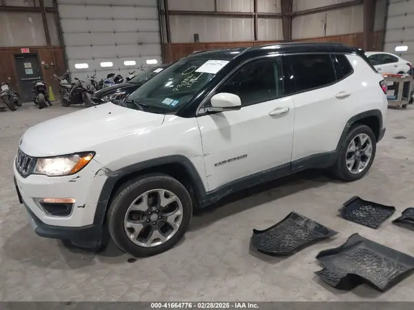3C4NJDCB4JT435969 2018 JEEP COMPASS - Image 2