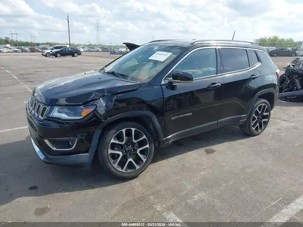 3C4NJDCB4JT436748 2018 JEEP COMPASS - Image 2