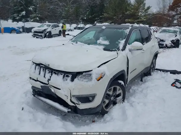 3C4NJDCB4JT437060 2018 JEEP COMPASS - Image 2