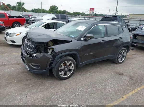 3C4NJDCB4JT442565 2018 JEEP COMPASS - Image 2